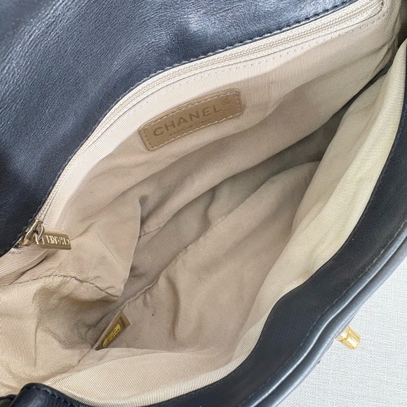 CHANEL Black Lambskin Quilted Bag GHW - Picture 9 of 17